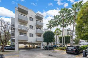 2800 SW 7th St, Unit # 201 in Miami, FL - Foto de edificio - Building Photo