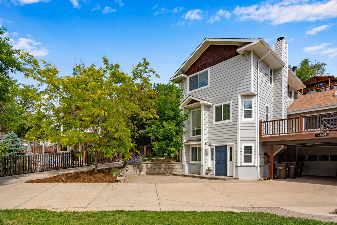 2501 Bluff St, Unit #2 in Boulder, CO - Foto de edificio