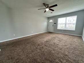 3906 Dunbar Ave in New Albany, IN - Foto de edificio - Building Photo