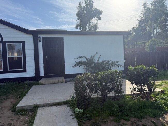 26031 Wickerd Rd in Menifee, CA - Building Photo - Building Photo