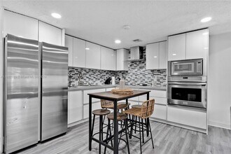 1841 SW 29th Ave-Unit -2 in Miami, FL - Building Photo - Building Photo