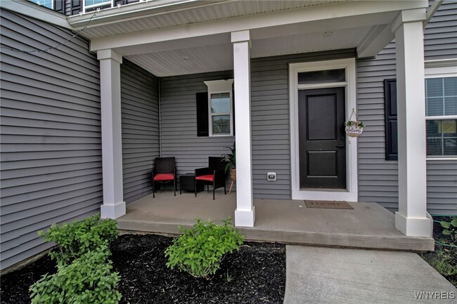 4966 Brauer Dr in Lockport, NY - Building Photo - Building Photo
