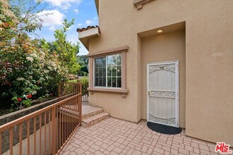 3960 Pennsylvania Ave in Glendale, CA - Building Photo - Building Photo