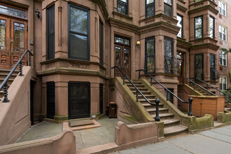 236 Berkeley Pl in Brooklyn, NY - Foto de edificio - Building Photo