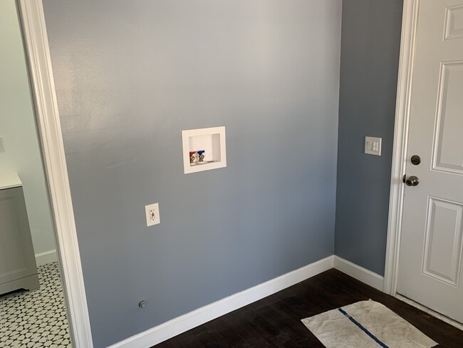 652 Harding Ave in San Fernando, CA - Building Photo - Building Photo