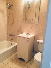 10 Huron Ave, Unit Hig Floor in Jersey City, NJ - Building Photo - Building Photo