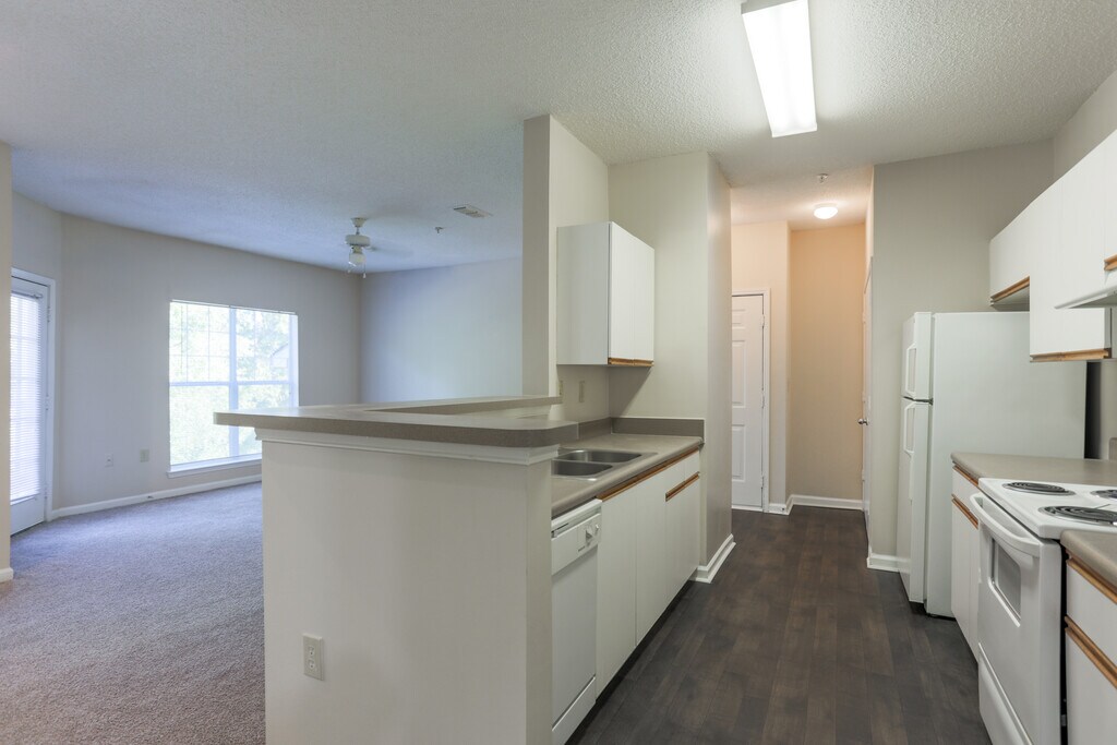 Regal Park Apartments in Forest Park, GA