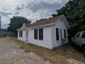 613 6th St in Corpus Christi, TX - Building Photo