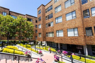 Marina Cove Apartments in San Francisco, CA - Building Photo - Building Photo