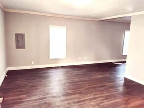 1330 N Broadway Ave in Springfield, MO - Building Photo - Building Photo