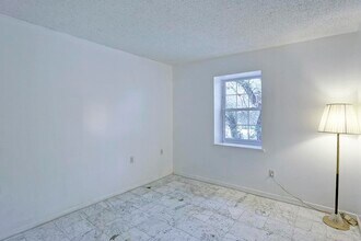 5215 Arboles Dr in Houston, TX - Building Photo - Building Photo