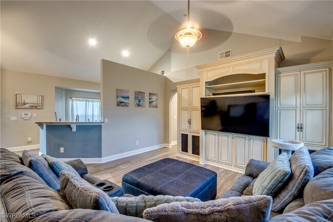 700 SW 18th Terrace in Cape Coral, FL - Building Photo - Building Photo