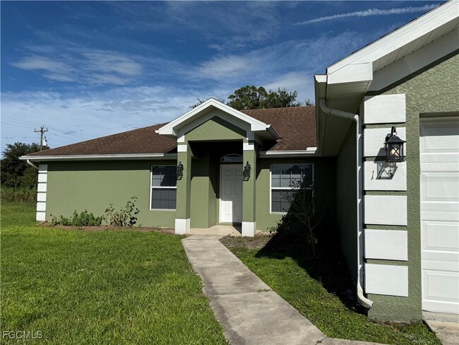 175 Oxbow Beckley Ave in Lehigh Acres, FL - Building Photo - Building Photo