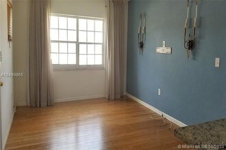 1195 Marseille Dr-Unit -6 in Miami Beach, FL - Building Photo - Building Photo