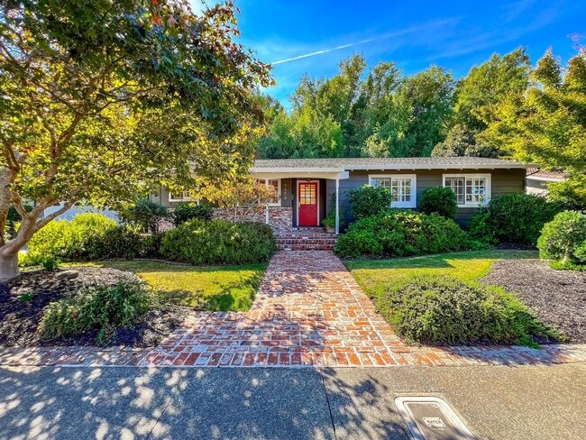 property at 2539 Rollingwood Dr