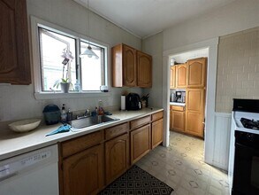 19 Stanley Ave in Medford, MA - Building Photo - Building Photo
