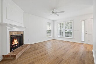 508 Thorncrest Dr in Apex, NC - Building Photo - Building Photo