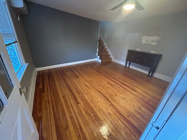 914 Township Line Rd, Unit Apartament in Elkins Park, PA - Foto de edificio - Building Photo