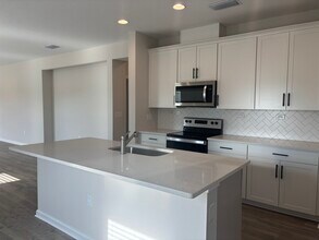 137 Nighthawk Ln in Palm Coast, FL - Building Photo - Building Photo