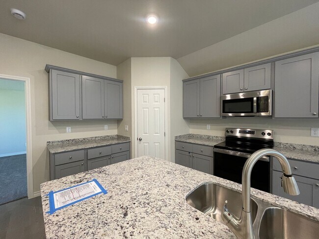 1317 Bajada St in Midland, TX - Building Photo - Building Photo