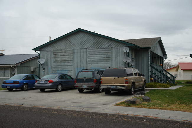 Mills Manor South in Ontario, OR - Building Photo - Building Photo