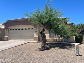 844 S Roca Ct in Gilbert, AZ - Building Photo