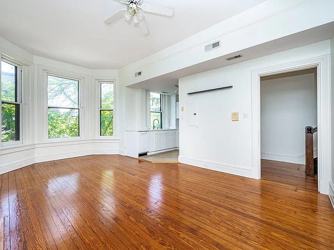 property at 1007 W Franklin St