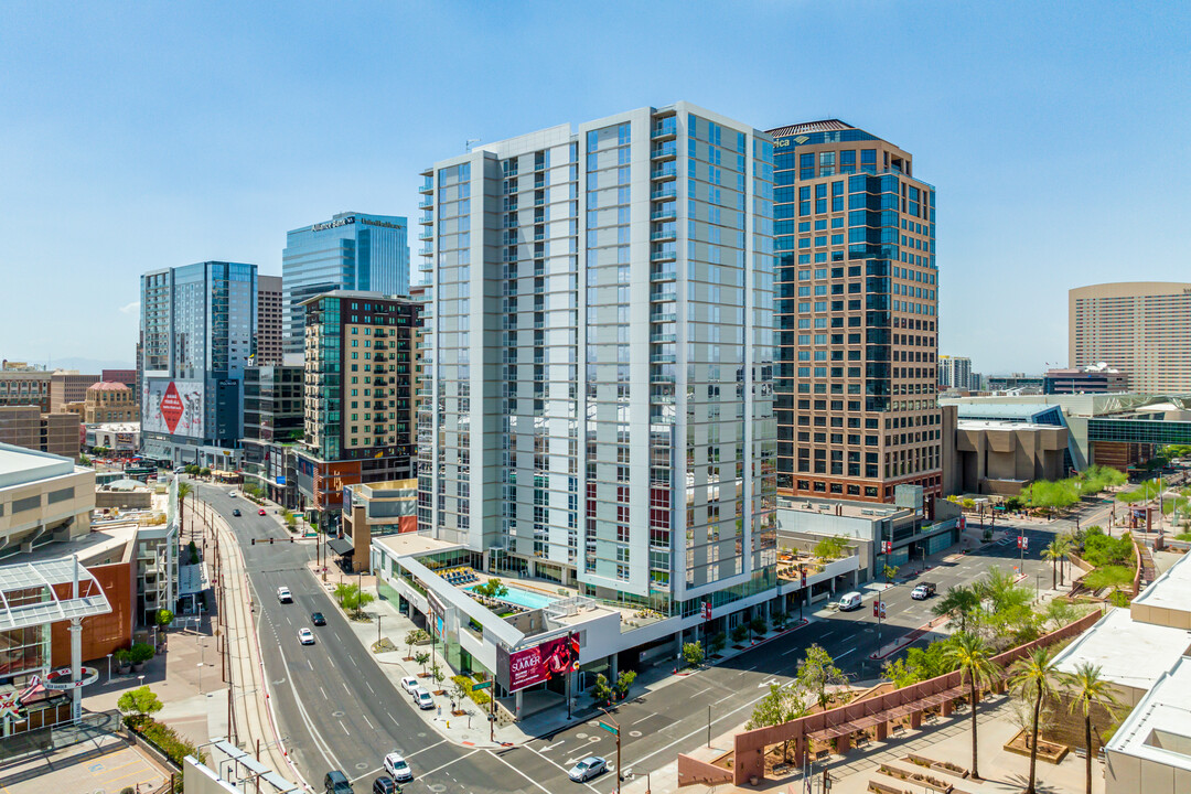 Adeline Luxury Living in Phoenix, AZ - Building Photo