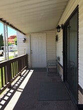 1150 W Red Hills Pkwy in Washington, UT - Foto de edificio - Building Photo