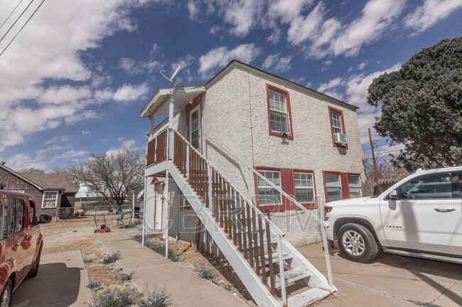 2608 Avenue V-Unit -Unit C in Lubbock, TX - Foto de edificio - Building Photo