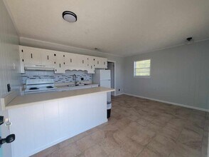 6529 Chipewa St, Unit Unit # F in Callaway, FL - Building Photo - Building Photo