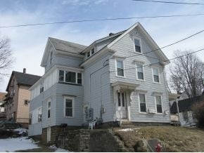 24 Baldwin St in Laconia, NH - Foto de edificio