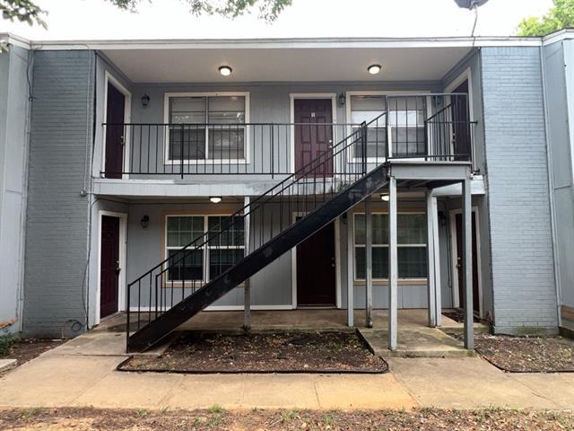 219 Fry St in Denton, TX - Foto de edificio - Building Photo