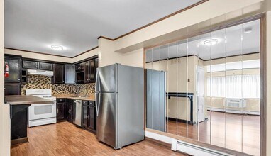 325 Cricket Ln in Woodbridge Township, NJ - Building Photo - Building Photo