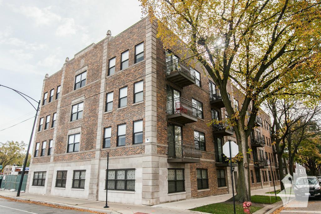 4759 N Maplewood Ave, Unit 203 in Chicago, IL - Building Photo