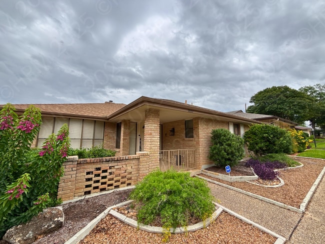 5837 Northgap Dr in San Antonio, TX - Building Photo - Building Photo