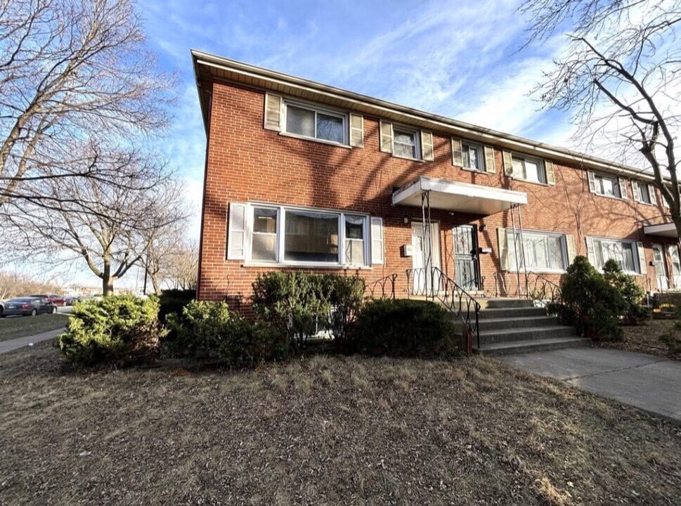 929 W North Ave, Unit A in Villa Park, IL - Building Photo