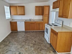 14071 FM 121 in Van Alstyne, TX - Building Photo - Building Photo