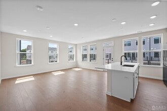 1404 Sadie Cir in New Brunswick, NJ - Building Photo - Building Photo