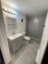 224 Main St, Unit 2 in Woburn, MA - Foto de edificio - Building Photo