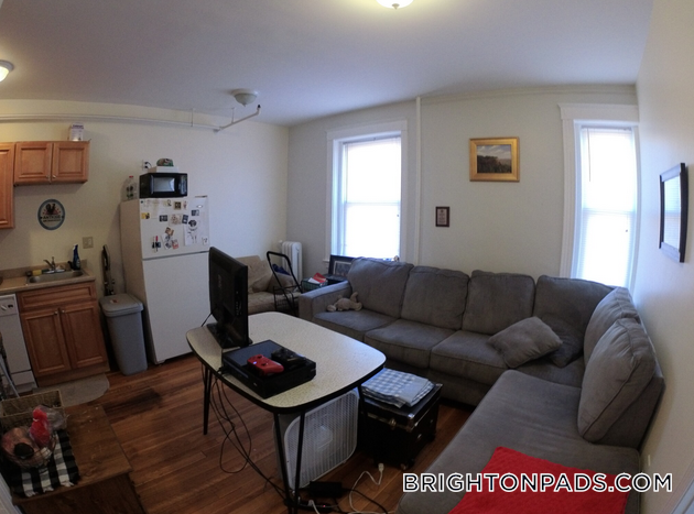 1615 Commonwealth Ave in Boston, MA - Building Photo - Building Photo