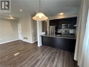 288 Glover Rd in Hamilton, ON - Building Photo - Building Photo