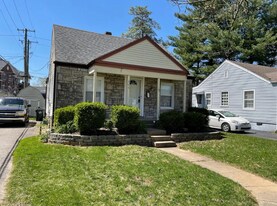 206 Staebler Ave in Louisville, KY - Building Photo