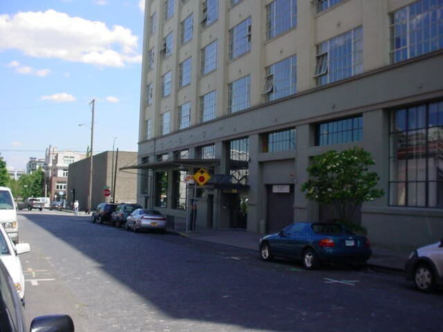 1314 NW Irving St in Portland, OR - Building Photo - Building Photo