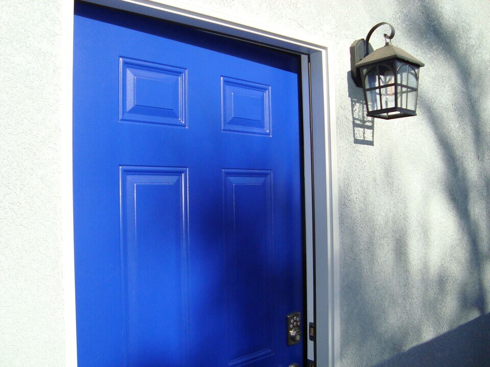 615 E 2nd St in Rialto, CA - Building Photo
