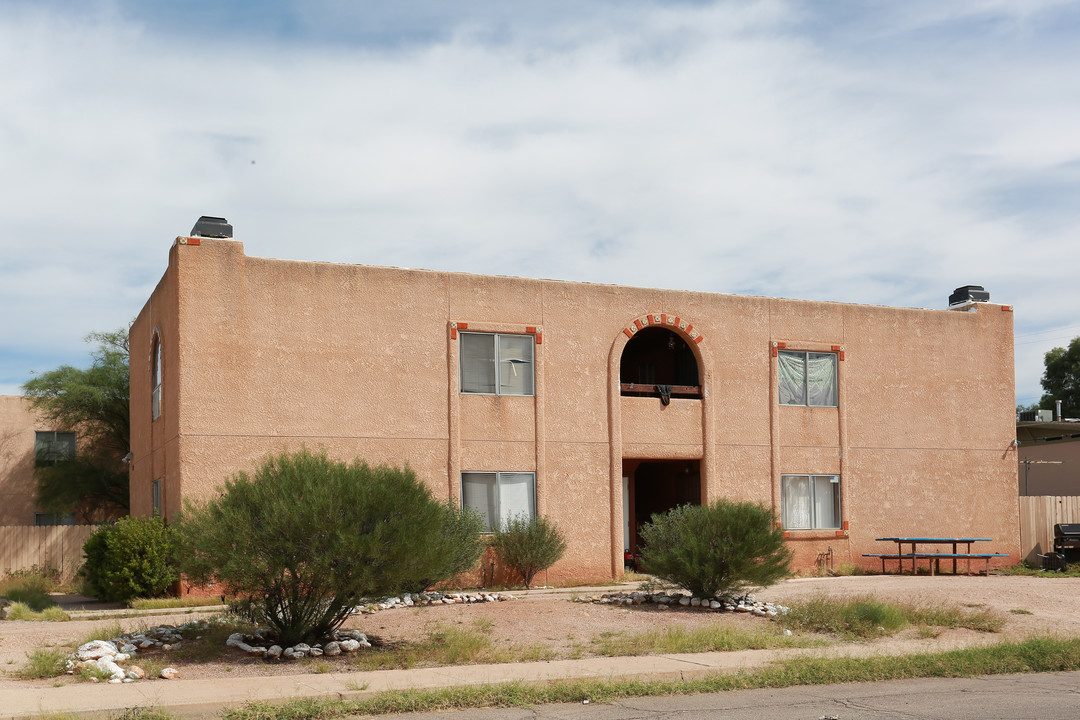 902 N Belvedere Ave in Tucson, AZ - Building Photo