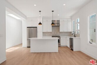 6208 Orange St in Los Angeles, CA - Building Photo - Building Photo