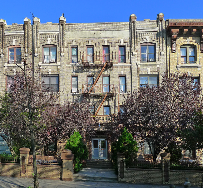 1193 Eastern Pky in Brooklyn, NY - Building Photo - Building Photo