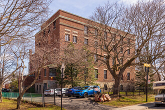 Marius Barbeau in Montréal, QC - Building Photo - Building Photo