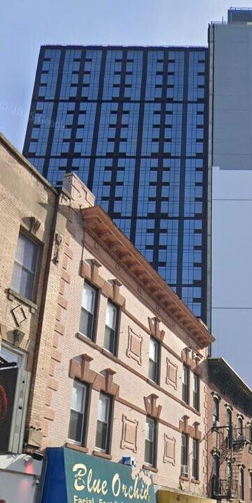 644 Newark Ave in Jersey City, NJ - Building Photo